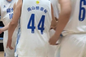 养生局！刘玉栋晒打全场5v5视频！虽然动作慢但是三分依旧神准